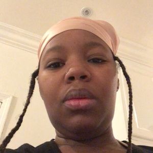 Meet your Posher, Leslee